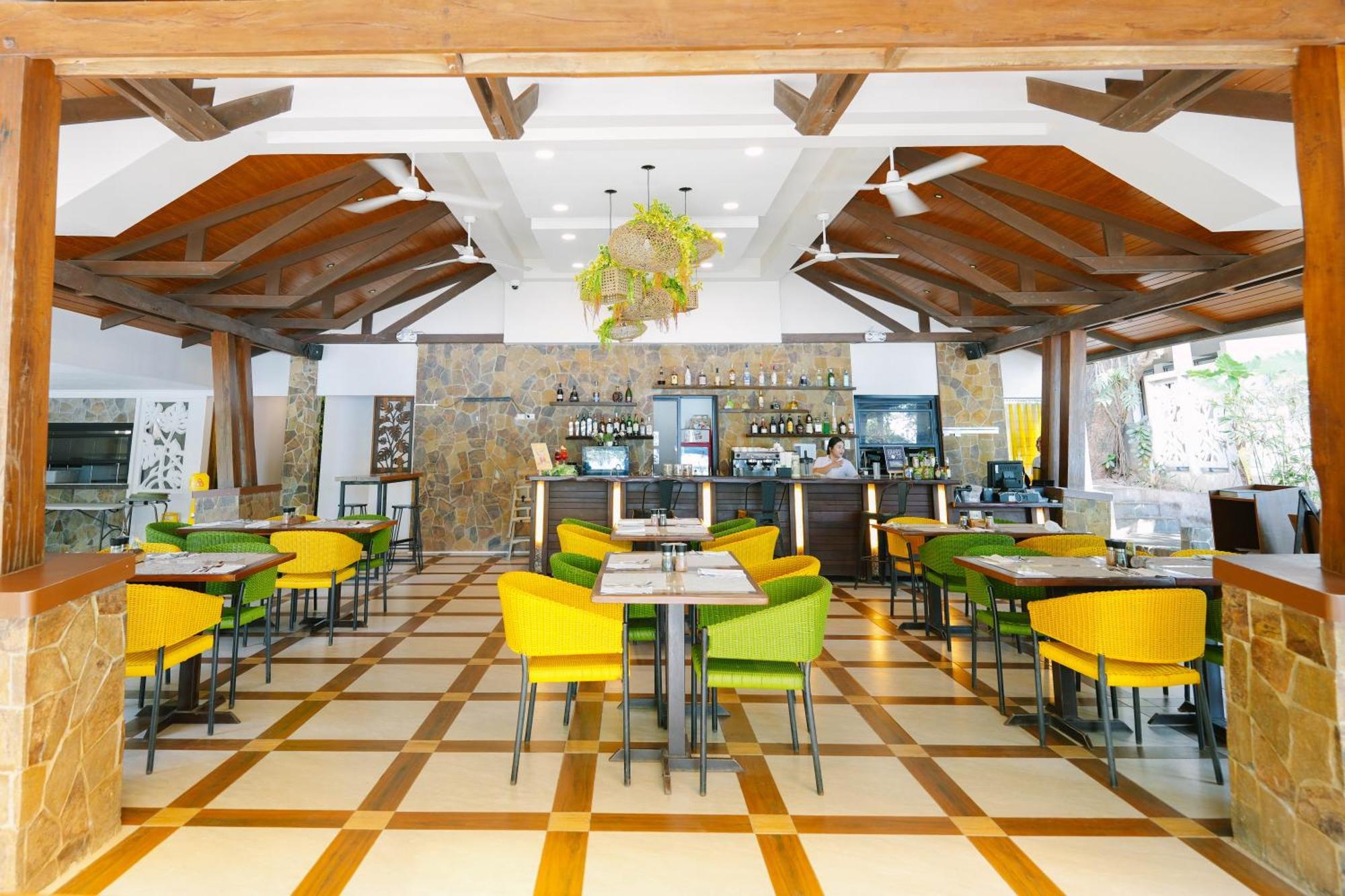 La Jolla Luxury Beach Resort Bagac Eksteriør bilde